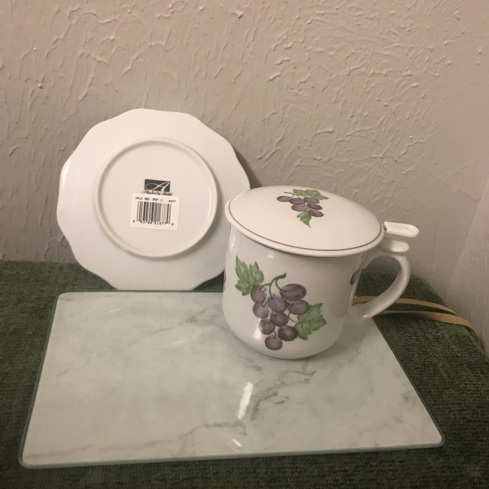 Andrea Sadek Tea and Steeper Cup with Saucer - Picture 8 of 9